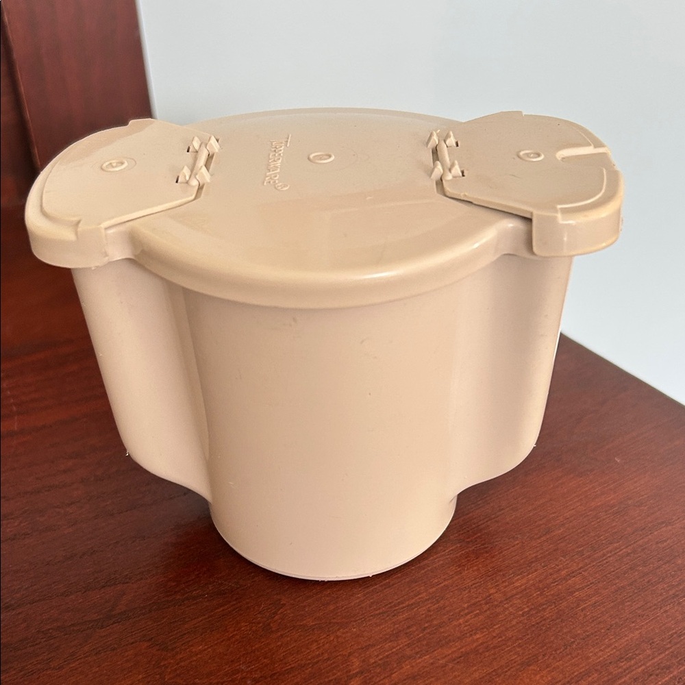 Tupperware Beige Sugar Bowl